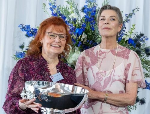 DAPHNÉ celebra il 70° anniversario dell’unione matrimoniale tra il Principe Ranieri III e la Principessa Grace.