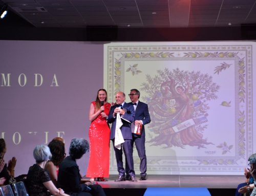 Trame Mediterranee e Cinema: la Maison DAPHNÉ firma il foulard per i 30 anni di Moda Movie